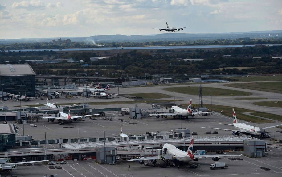 Skanery 3D pojawią się na wszystkich lotniskach Wielkiej Brytanii /HANNAH MCKAY /PAP/EPA