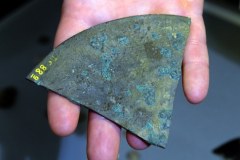 Skarb w Mołtowie. Archeolodzy znaleźli średniowieczne monety i biżuterię