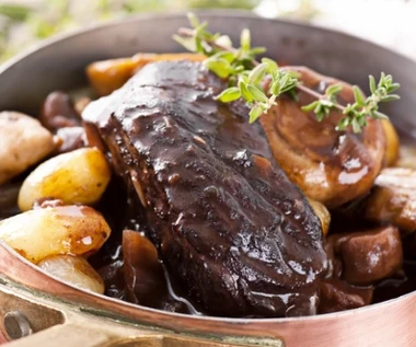 Skarbnica kolagenu i białka, ale rzadko jadamy. Koneserzy dobrego mięsa cenią za delikatność