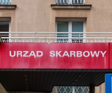 Skarbówka na łowach. W 2023 r. zablokowała blisko 1,2 tys. rachunków bankowych