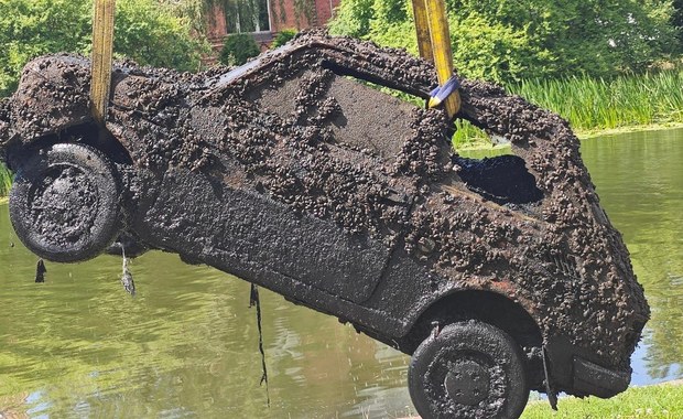 "Skarby" rzeki Elbląg: Maluch i seicento