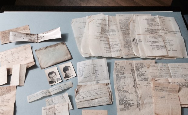 Skarby z Powstania znalezione w skrytce pod podłogą