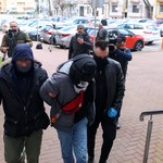 Skatowany ośmiolatek walczy o życie. Przyrodnia siostra uderza w jego matkę