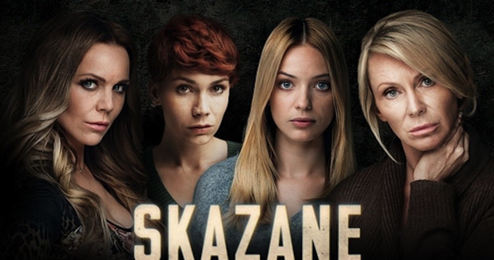 "Skazane": Propozycja telewizji Polsat była jednym z najbardziej interesujących polskich seriali 2015 roku. Historia czterech bohaterek została świetnie zrealizowana, a wcielające się w główne role aktorki - Monika Krzywkowska, Paulina Gałązka, Olga Bołądź, Beata Ścibakówna - błyszczały na ekranie. Serial został nakręcony na podstawie brytyjskiej serii "The Priosners' Wives". /Polsat