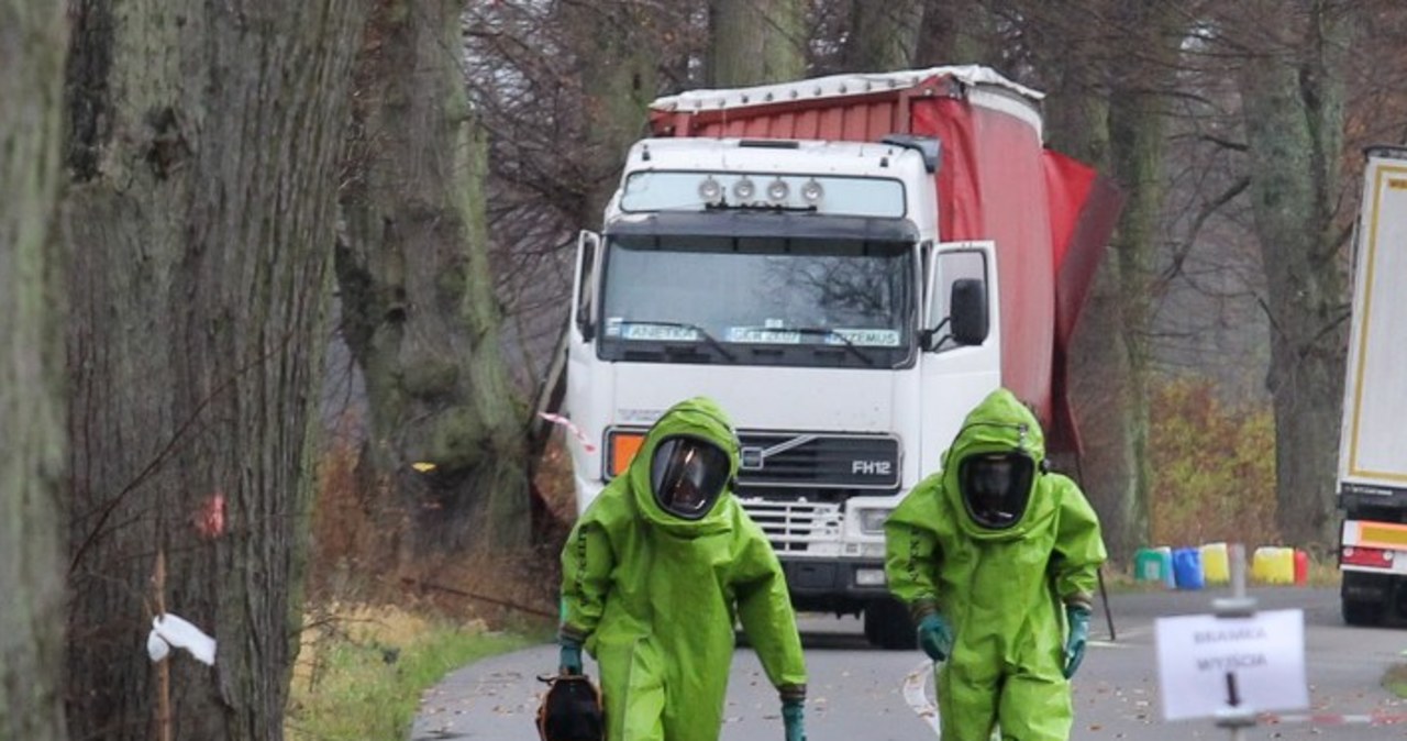 Skażenie chemiczne po wypadku ciężarówki