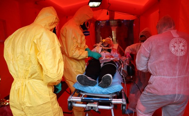 Skażenie chemiczne po wypadku. Wielkie ćwiczenia strażaków z Olsztyna