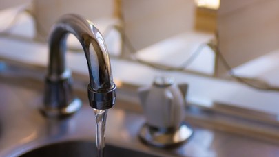 Skażona woda w kranie. "Nie nadaje się do spożycia"