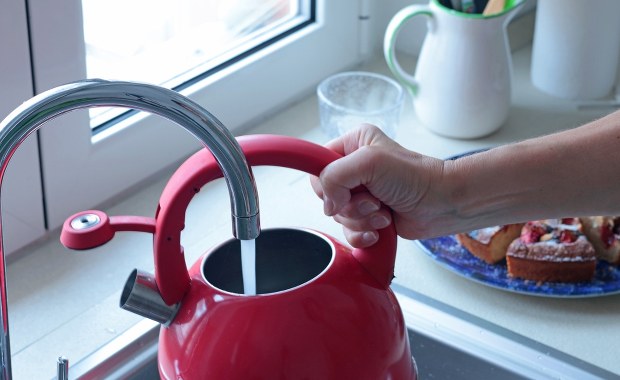 Skażona woda w Wielkopolsce. Kilkanaście miejscowości bez dostępu do pitnej wody