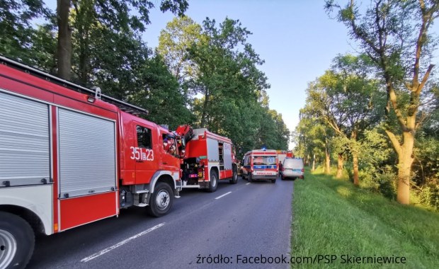 Skierniewice: Samochód dostawczy potrącił dwie rowerzystki. Jedna zmarła