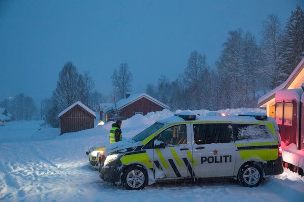 Skiturowcy zaginęli w górach w Norwegii. Akcja ratownicza została przerwana /Terje Bendiksby /PAP/EPA