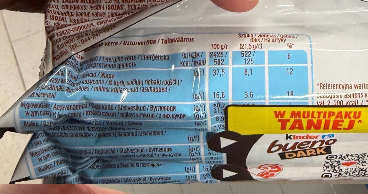 Skład i tabela wartości odżywczych Kinder Bueno Dark /@foodnewspolska /INTERIA.PL