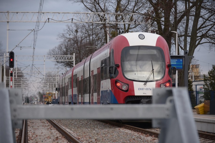 Skład kolei WKD na zdjęciu ilustracyjnym / 	Marcin Obara  /PAP