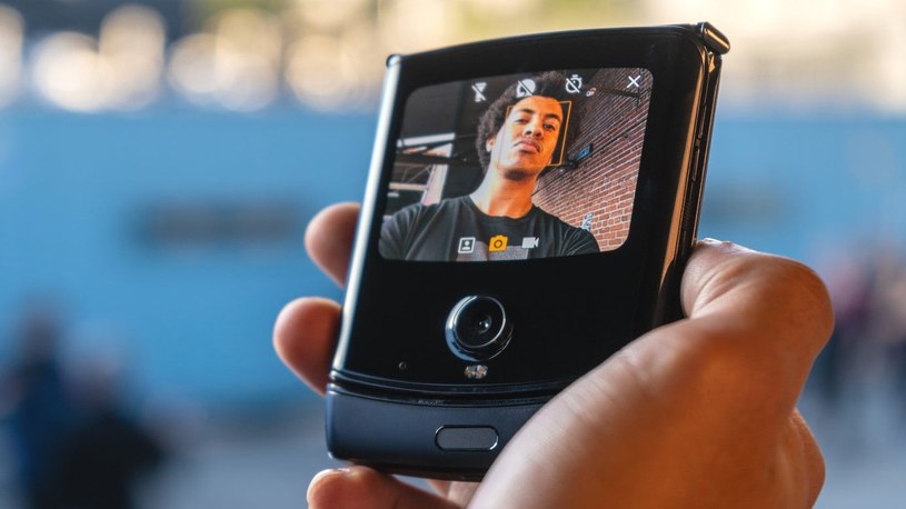 Składana Motorola RAZR z klapką i elastycznym ekranem wygląda rewelacyjnie /Geekweek