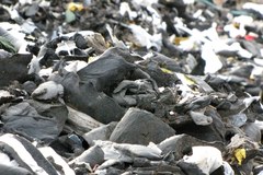 Składowisko odpadów na terenie Głuszycy. Może być nielegalne