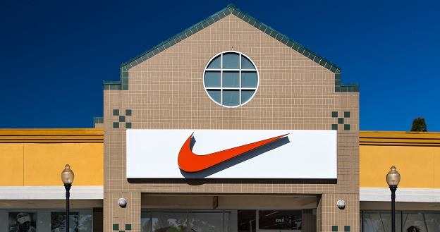 Sklep firmy Nike w Gilroy, Kalifornia (USA) /&copy;123RF/PICSEL