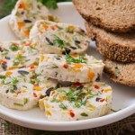 Sklepowe wędliny się chowają. Zrób domową pieczeń drobiową z warzywami