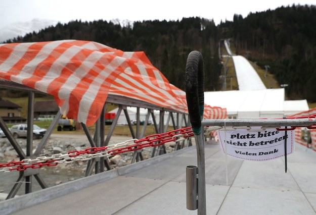 Skocznia w szwajcarskim Engelbergu zamknięta na wniosek policji z powodu silnego wiatru / 	Grzegorz Momot    /PAP