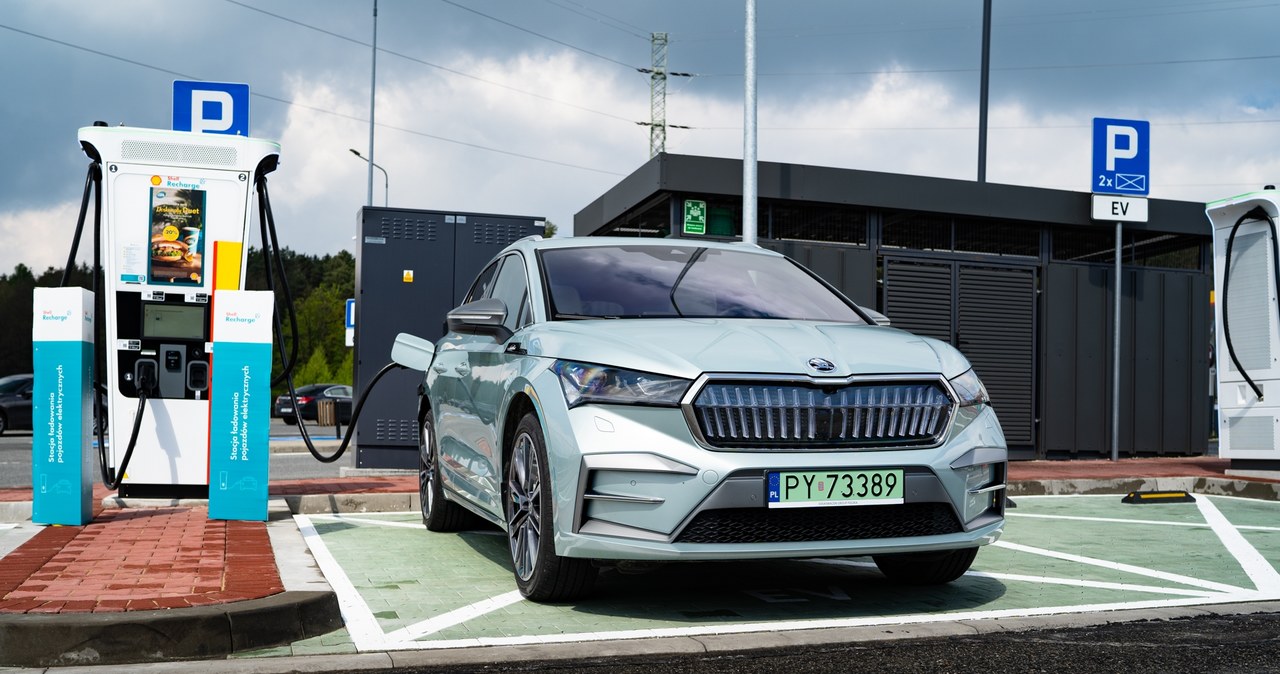 Skoda Enyaq po face liftingu może się ładować ze zwiększoną mocą 175 kW (w wersji 85x i RS). /Jan Guss-Gasiński