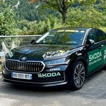 Skoda na Tour de France. 184 kolarzy i 250 aut we wspólnym wyzwaniu 