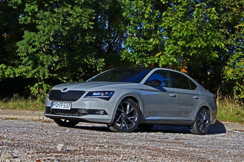 Skoda Superb 2 0 Tdi Sportline Potrafi Sie Wyroznic Motoryzacja W Interia Pl