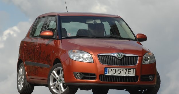 Skoda zrywa z nudą. Fabie oferowane są w licznych opcjonalnych fabrycznych pakietach stylizacyjnych. /Motor