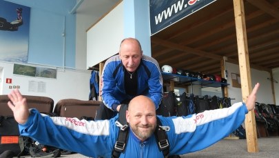 Skoki spadochronowe w cyklu Twoje Sportowe Wakacje w RMF FM
