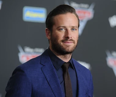 Skompromitowany Armie Hammer zaszył się w posiadłości Roberta Downeya Jr.
