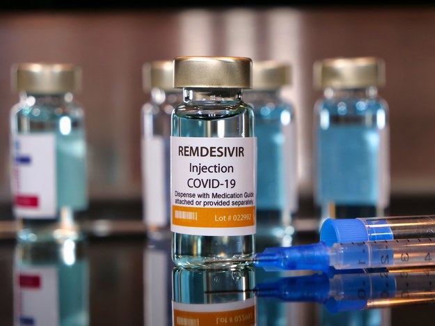 Skończyły się zapasy leku Remdesivir - alarmują lekarze /Shutterstock