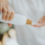 Skóra po prysznicu jest szorstka i podrażniona? To może być wina składu żelu pod prysznic