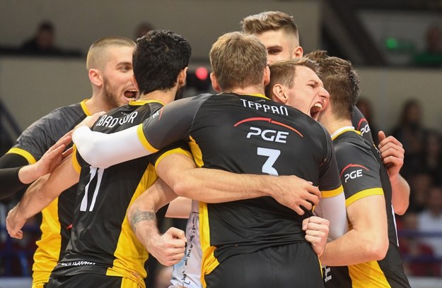 Skra, mimo problemów zdrowotnych kilku zawodników, wygrała z Onico Warszawa /Piotr Nowak /PAP