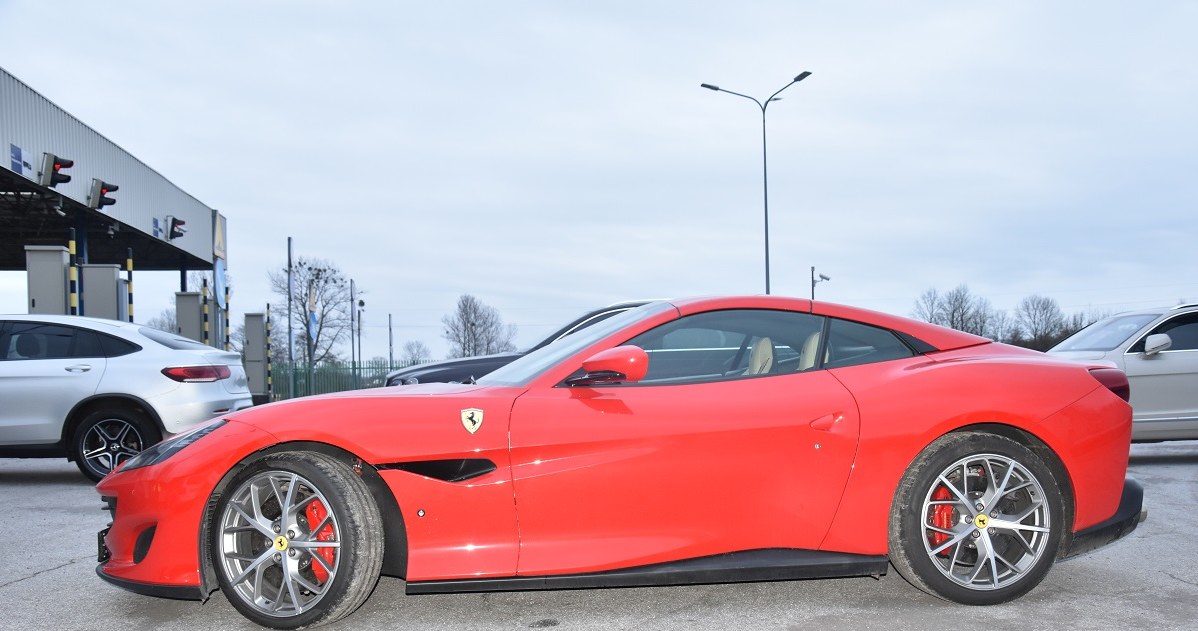 Skradzione Ferrari Portofino jest wycenione na 1,2 mln zł /Nadbużański Oddział Straży Granicznej /