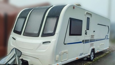 Skradzione przyczepy kempingowe trafiały do komisu w Polsce. Wielka akcja CBŚP