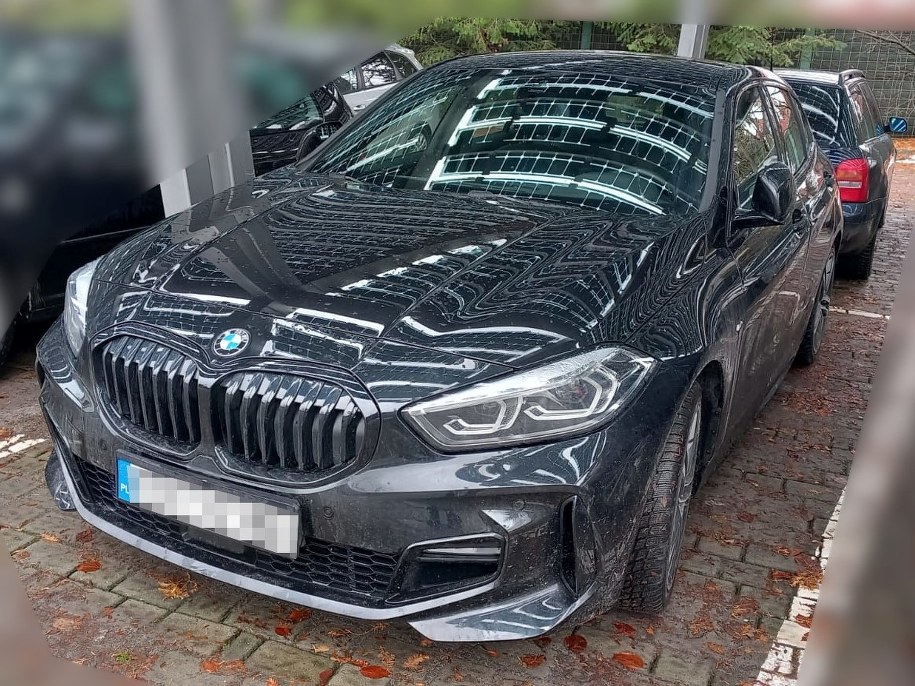 Skradzione w Hiszpanii luksusowe bmw znalezione na parkingu w Rzeszowie /Bieszczadzki Oddział Straży Granicznej /