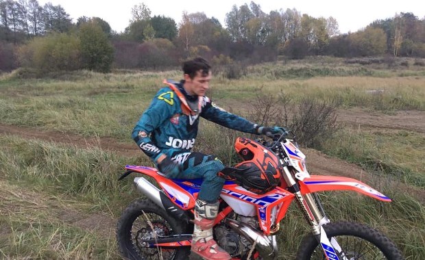 Skradziono samochód z motorami Emila Juszczaka. Za pomoc wyznaczono nagrodę 