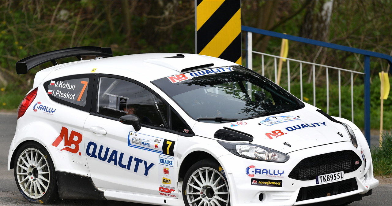 Skradziony Ford Fiesta R5 / 	Maciej Kulczyński    /PAP