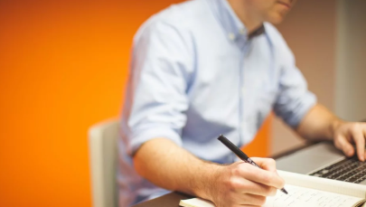 Skradziony laptop z danymi studentów. Uczelnia straci miliony?