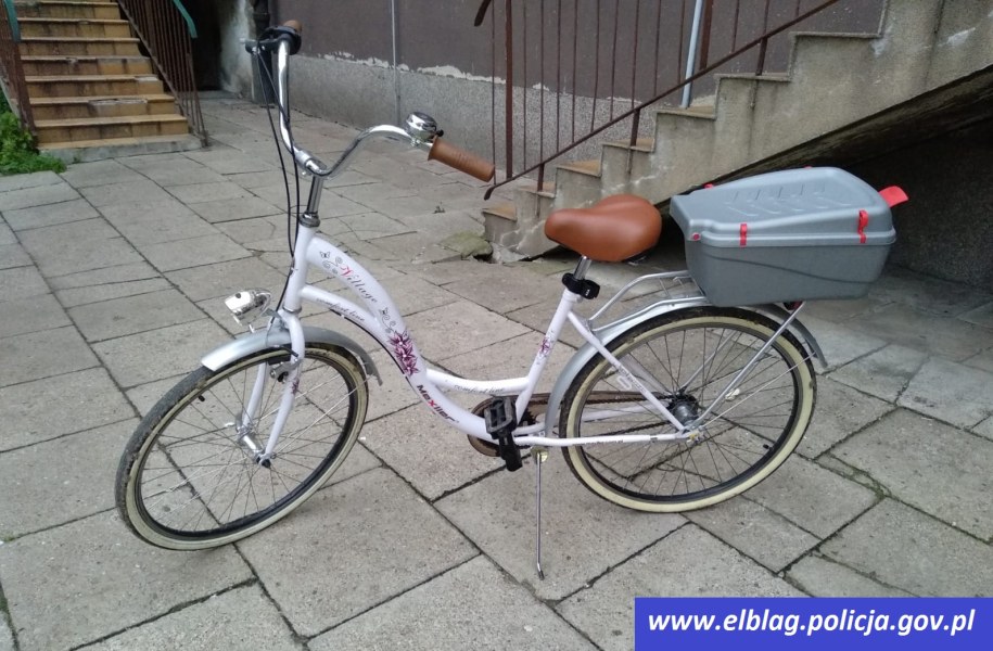 Skradziony rower, którego używali włamywacze /Policja