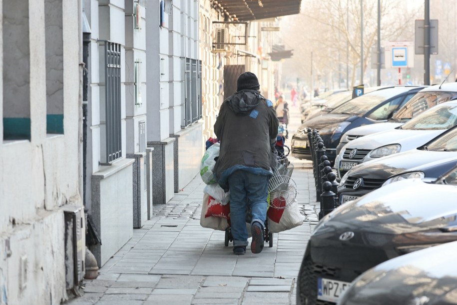 Alarmujące dane. Setki tysięcy Polaków bez pomocy