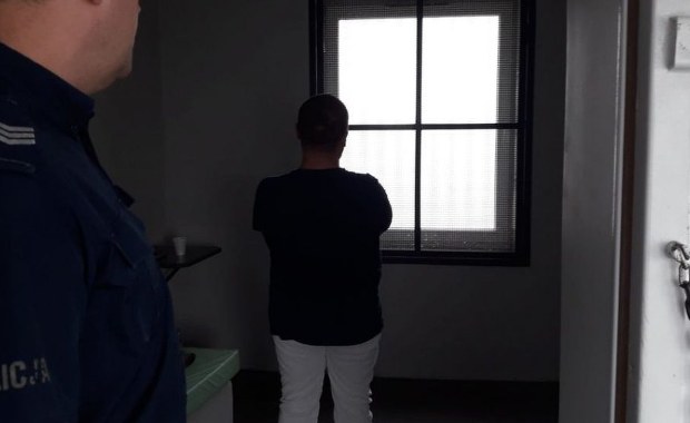 Skrępował koleżankę z pracy i zadał jej kilka ciosów nożem. 40-latek zatrzymany