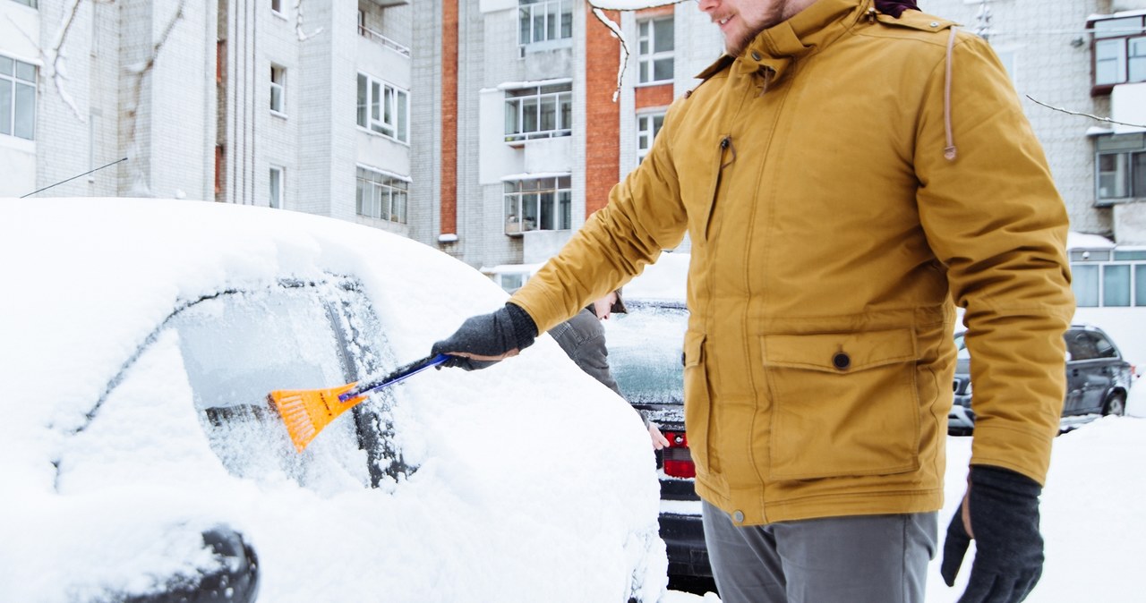 Skrobaczka do szyb. Jaką najlepiej wybrać? /123rf.com /123RF/PICSEL