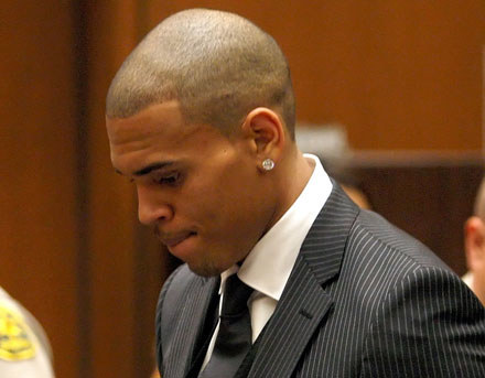 Skruszony Chris Brown fot. Pool /Getty Images/Flash Press Media