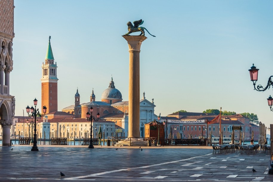 Skrzydlaty lew - ikona Wenecji /Shutterstock