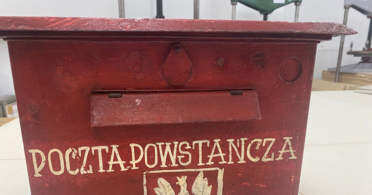 Skrzynka pocztowa z Powstania Warszawskiego. Znaleziono ją na wysypisku