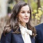 Skupiła na sobie całą uwagę. Królowa Letycja w bluzce z modnym akcentem