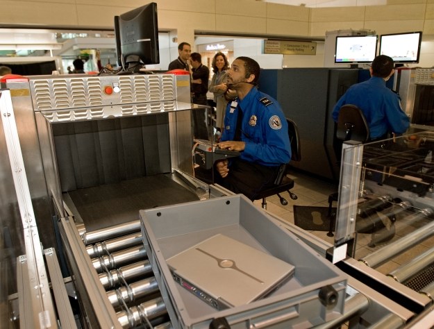 Skuteczność TSA na poziomie 5 proc. /AFP