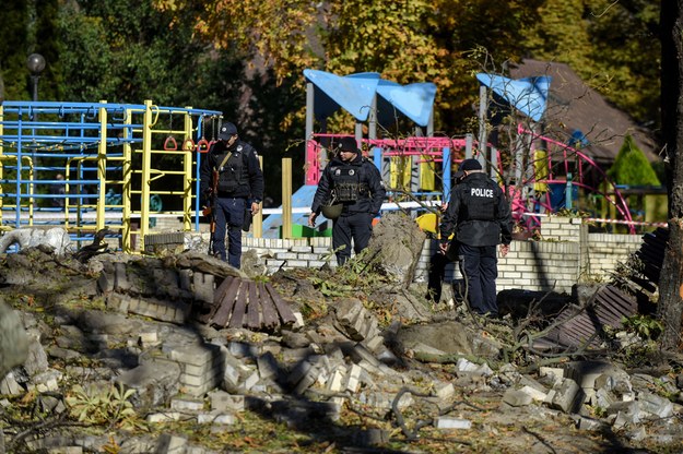 Skutki ataku na Kijów w ubiegły poniedziałek /OLEG PETRASYUK /PAP/EPA