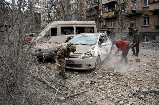 Skutki eksplozji w centrum Kijowa /Vladyslav Musiienko /PAP