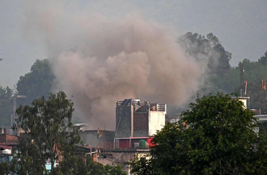 Skutki eskalacji konfliktu na linii Indie - Pakistan /PUNIT PARANJPE/AFP /East News