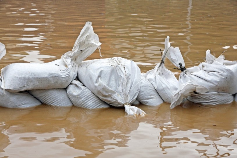 Skutki katastrof, w tym powodzi to realne straty gospodarcze. Zdj. ilustracyjne /123RF/PICSEL