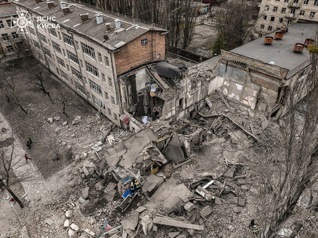 Skutki porannego ataku na Kijów /STATE EMERGENCY SERVICE HANDOUT